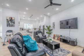 Cozy Duplex Mins to DT/ MCTR, free wi-fi/ Parking